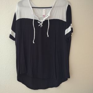 Black & White No Boundaries size Juniors 2X